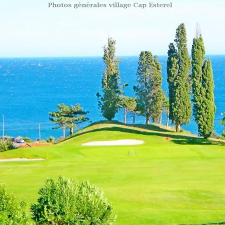 Cap Esterel : 2 Pieces Rez De Jardin Mer - C4 279la * Saint-Raphael (Var)