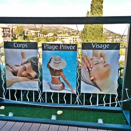 Apartment Cap Esterel : 2 Pieces Rez De Jardin Mer - C4 279la *