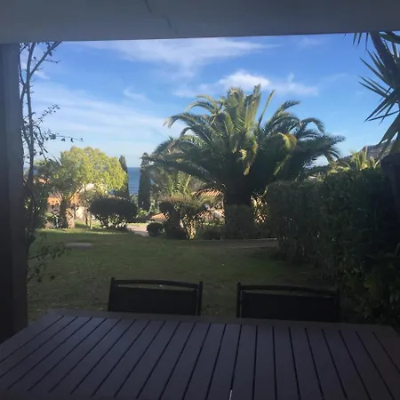 Apartment Cap Esterel : 2 Pieces Rez De Jardin Mer - C4 279la Saint-Raphael (Var)