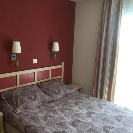 Cap Esterel : 2 Pieces Rez De Jardin Mer - C4 279la * Saint-Raphael (Var)